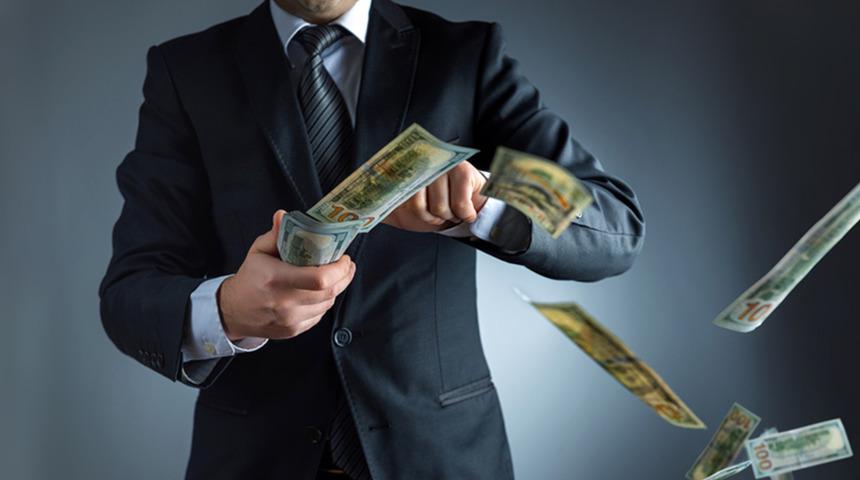 En zengin 10 milyarderden 7'sinin serveti eridi