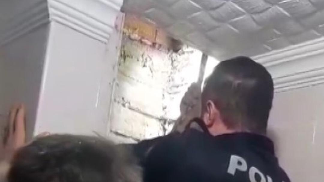 Yozgat ta film gibi olay! Eşine ulaşmak istedi, havalandırma boşluğunda sıkıştı 1