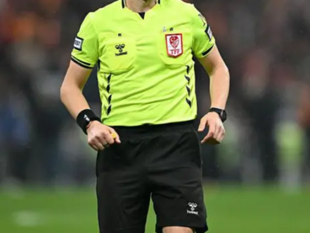 S&uuml;per Lig'de derbi haftası! Hakemler resmen a&ccedil;ıklandı  