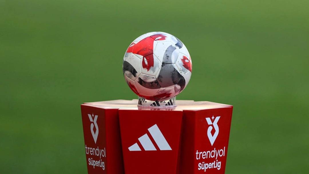 SON DAKİKA: Fenerbah&ccedil;e-Beşiktaş ve Trabzonspor-Galatasaray ma&ccedil;ının hakemleri a&ccedil;ıklandı! 2