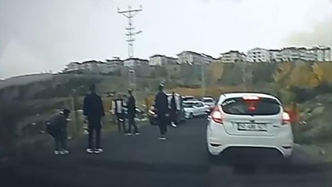 Ara&ccedil;larını durdurup kavga ettiler: 720 bin TL ceza yediler 1