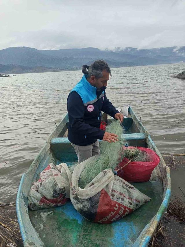 &Ccedil;orum da 800 metre balık ağı ele ge&ccedil;irildi 2
