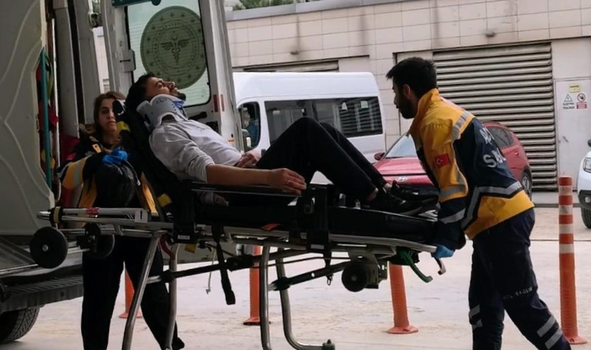 İş yerine sopalarla girip ortalığı savaş alanına &ccedil;evirdiler: 4 yaralı 1