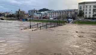 Aşırı yağışlar sonrası otopark sular altında kaldı