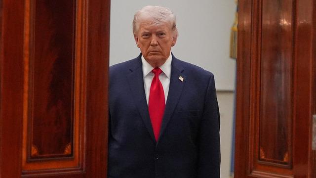 Trump'tan İran'a yeni tehdit: Askeri müdahalede bulunuruz