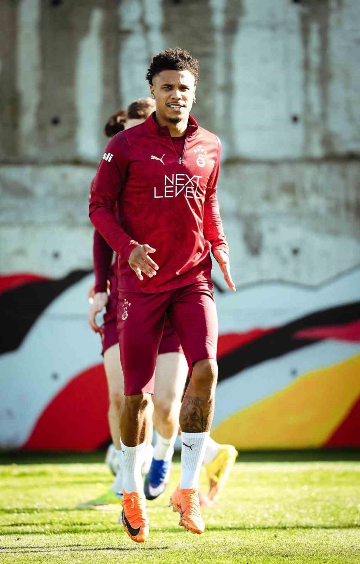 Galatasaray, Trabzonspor ma&ccedil;ı hazırlıklarını s&uuml;rd&uuml;rd&uuml; 3