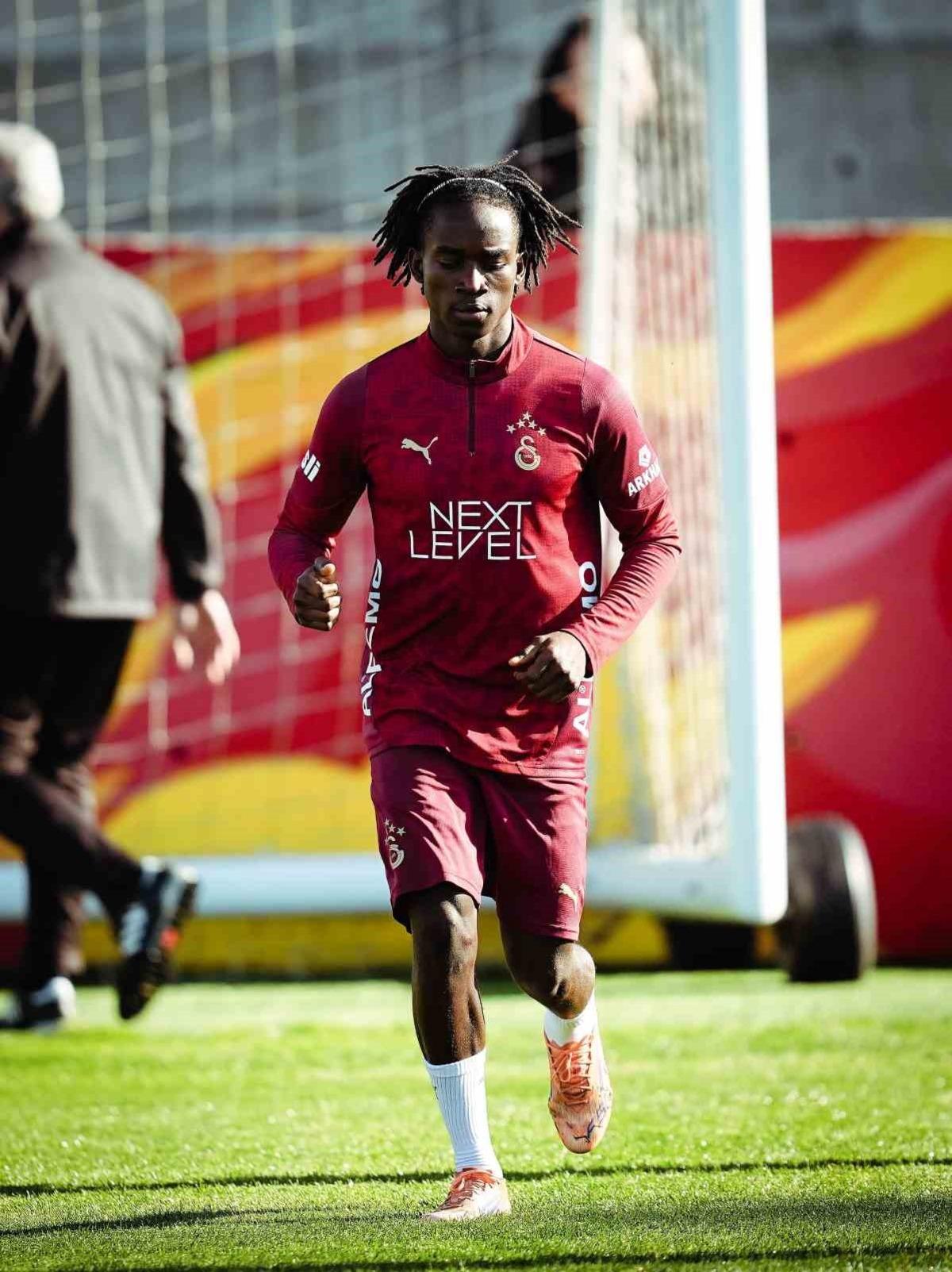 Galatasaray, Trabzonspor ma&ccedil;ı hazırlıklarını s&uuml;rd&uuml;rd&uuml; 2