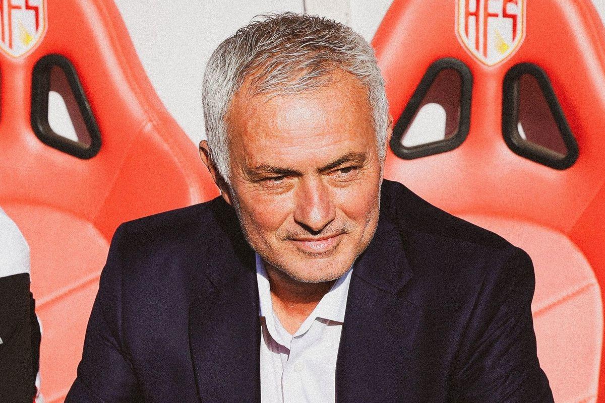 Mourinho transferde T&uuml;rkiye ye savaş a&ccedil;tı! &Uuml;&ccedil; b&uuml;y&uuml;klerin yıldızlarına g&ouml;z dikti 1