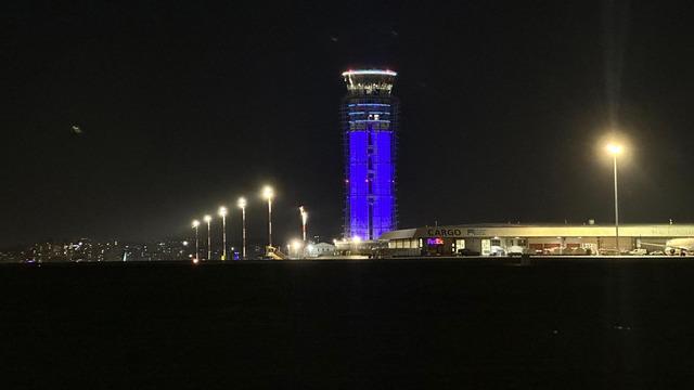 Dünya Otizm Farkındalık Günü’nde Sabiha Gökçen Havalimanı Kulesi mavi renkle aydınlatıldı