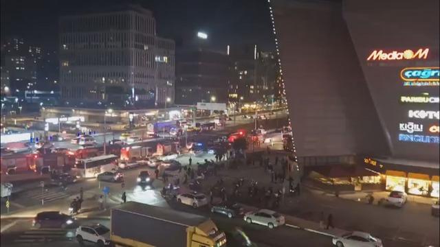 İstanbul Kağıthane'de AVM'de çıkan yangın söndürüldü 