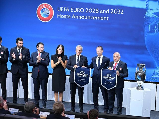 UEFA Başkanı Ceferin'den İtalya'ya ultimatom! T&uuml;rkiye ihtimali masada