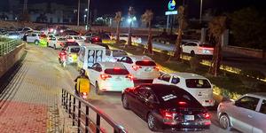 İran saldırıları nedeniyle Pakistan'da akaryakıt fiyatlarına yaklaşık rekor zam