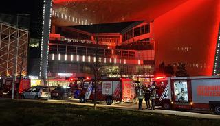 Kağıthane'de alışveriş merkezinde &ccedil;ıkan yangın s&ouml;nd&uuml;r&uuml;ld&uuml;