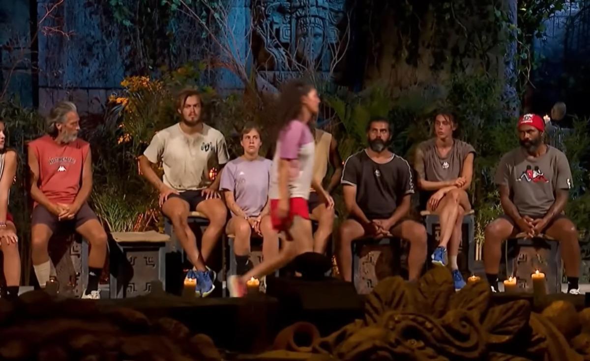 Survivor&rsquo;da ortalık fena karıştı! Acun Ilıcalı tehdit mesajlarını tek tek saydı! Seren Ay yarışmadan ayrıldı 4