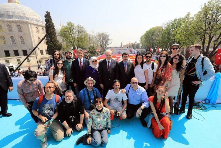 Dünyanın en büyük canlı lale halısı Sultanahmet'te  G1