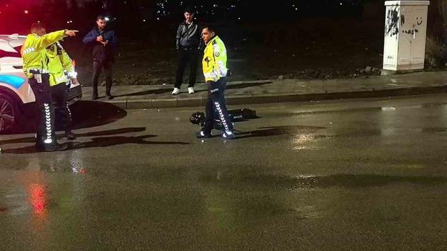 Erzurum’da scooter sürücüsüne araç çarptı: 1 yaralı