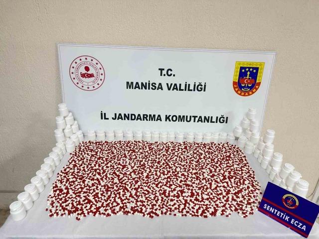 Alaşehir&rsquo;de 5 bin 96 adet sentetik hap ele ge&ccedil;irildi 3