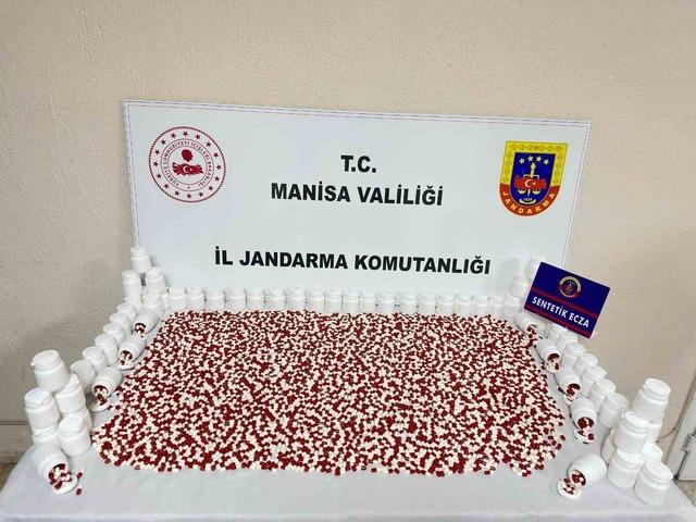 Alaşehir&rsquo;de 5 bin 96 adet sentetik hap ele ge&ccedil;irildi 2