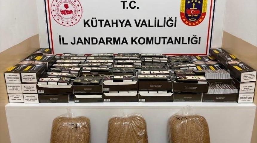 K&uuml;tahya&rsquo;da ka&ccedil;ak t&uuml;t&uuml;n ve sigara operasyonu