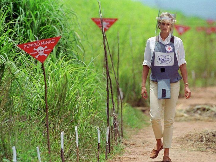 Prenses Diana’nın giysileri müzede G5