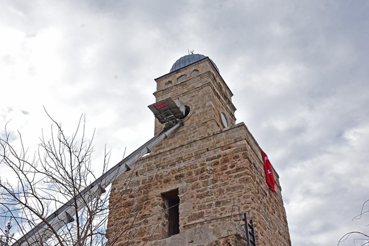 Antalya&rsquo;da 1000 yıllık kulenin saati &ccedil;alınmıştı: Tarihte zaman yeniden durdu!  1