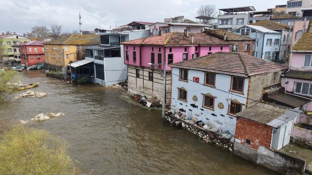 Küçük Venedik turizm sezonunu açtı ama yollar kayboldu: Vatandaş tedirgin