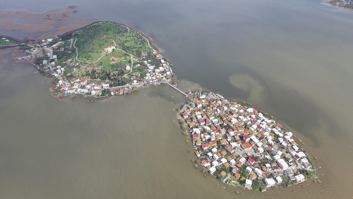 "K&uuml;&ccedil;&uuml;k Venedik" turizm sezonunu a&ccedil;tı ama yollar kayboldu: Vatandaş tedirgin 3