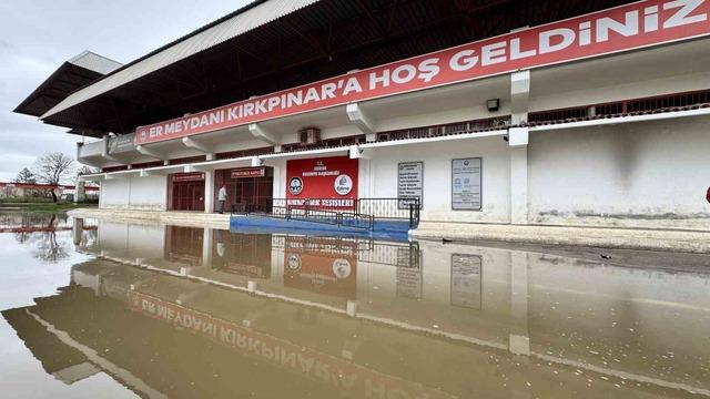 Edirne&rsquo;de nehir taşkını: Sular Er Meydanına ilerliyor 2