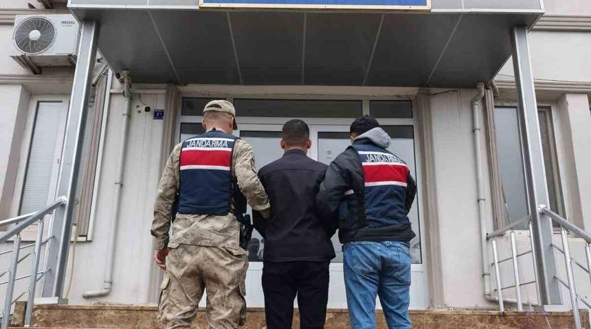 Dolandırıcılık su&ccedil;undan aranan şahıs yakalandı