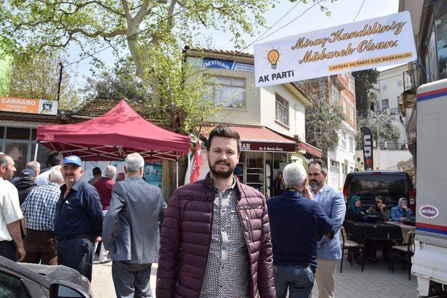 Lapseki AK Parti İlçe Başkanlığı Kandil lokumu dağıttı