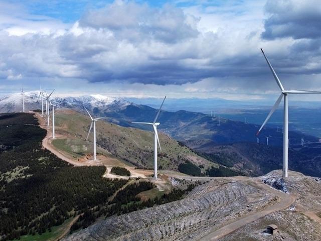 T&uuml;rkiye'nin yenilenebilir enerji kurulu g&uuml;c&uuml; 2020'den bu yana y&uuml;zde 55 arttı