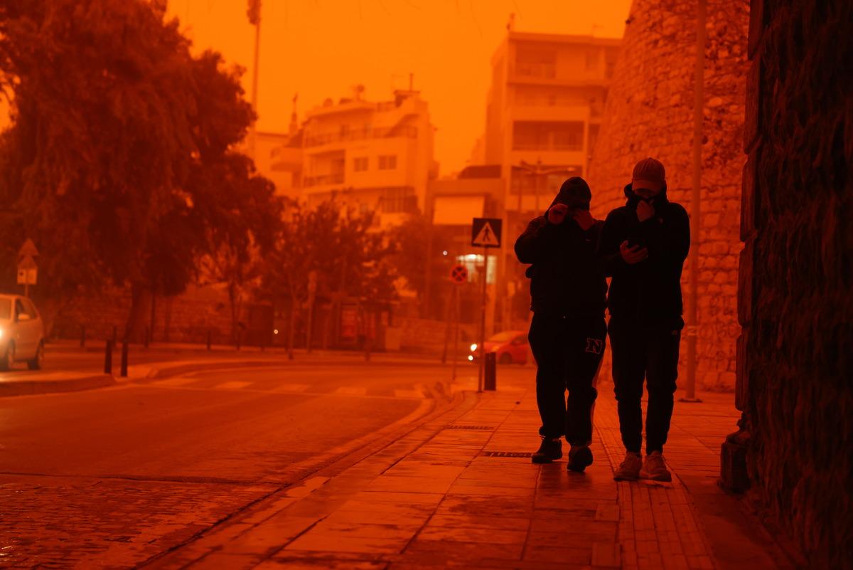 Türkiye ye Libya dan giriş yaptı: Hava kızıla döndü 18