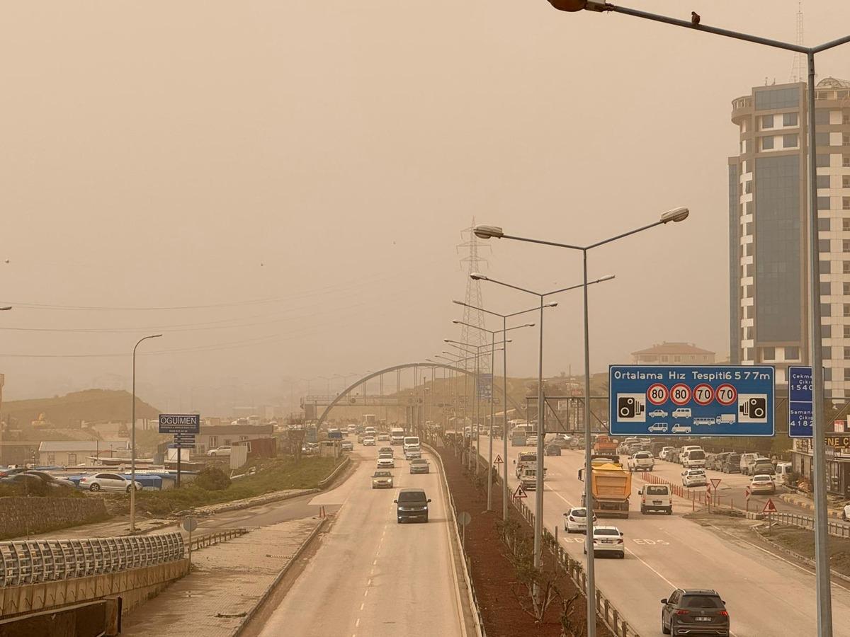 Türkiye ye Libya dan giriş yaptı: Hava kızıla döndü 8