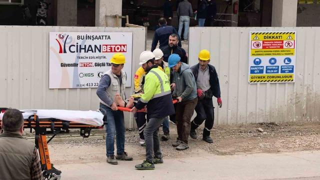 Bursa&rsquo;da inşaatın 2. katından d&uuml;şen iş&ccedil;i yaralandı 4