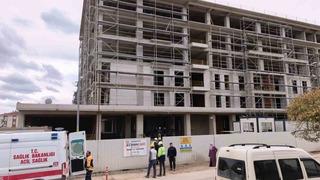 Bursa’da inşaatın 2. katından düşen işçi yaralandı