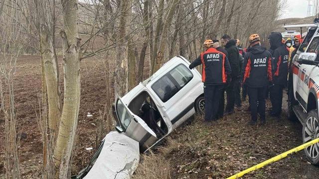 Kanser hastası babasını hastaneye götürürken kaza yaptı: 3 ölü