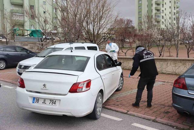 Kayseri&rsquo;deki kavgada ara&ccedil;lar kurşunlandı 3