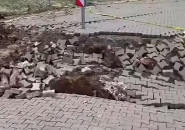 Nemrut Dağı yoluna heyelan 4