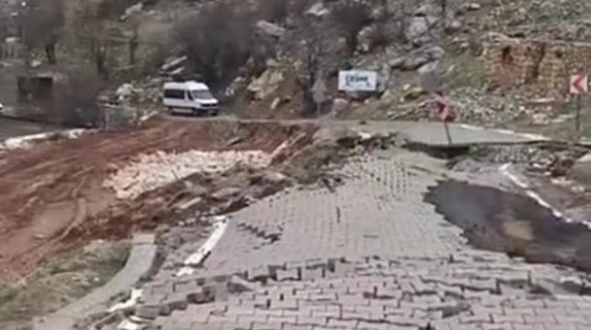 Nemrut Dağı yoluna heyelan