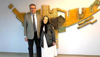 V&uuml;cudundan kilo kilo t&uuml;m&ouml;r alındı! 72 yaşındaki hasta yeniden y&uuml;r&uuml;d&uuml;