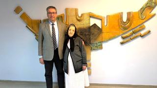 Vücudundan kilo kilo tümör alındı! 72 yaşındaki hasta yeniden yürüdü