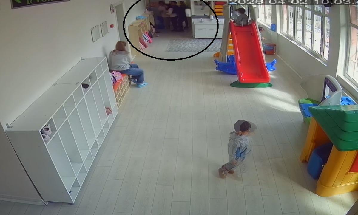 Kameradan g&ouml;rd&uuml; &ouml;ğretmenin hayatını kurtarmaya b&ouml;yle koştu!  4