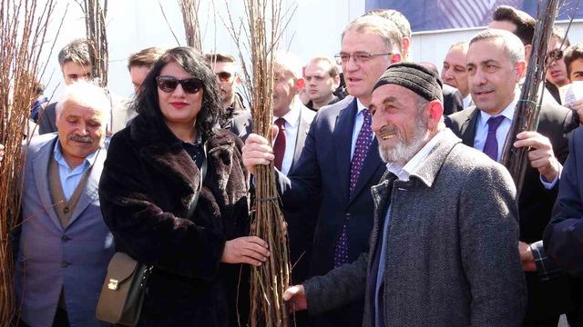 Van&rsquo;da 5 yılda 4 bu&ccedil;uk milyon fidan toprakla buluşturuldu 3