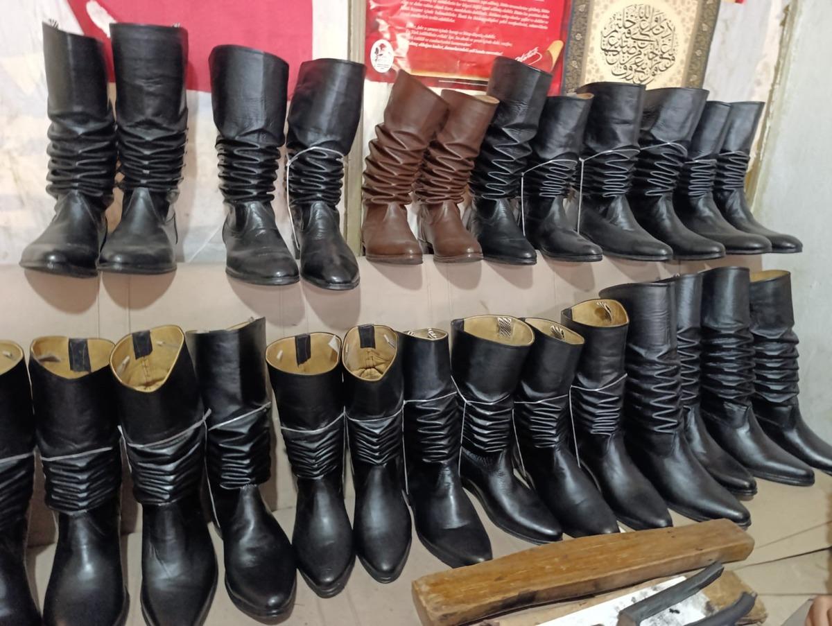 100 yıllık kalıplar: T&uuml;rkiye de bu mesleği sadece 4 kişi yapıyor!  3