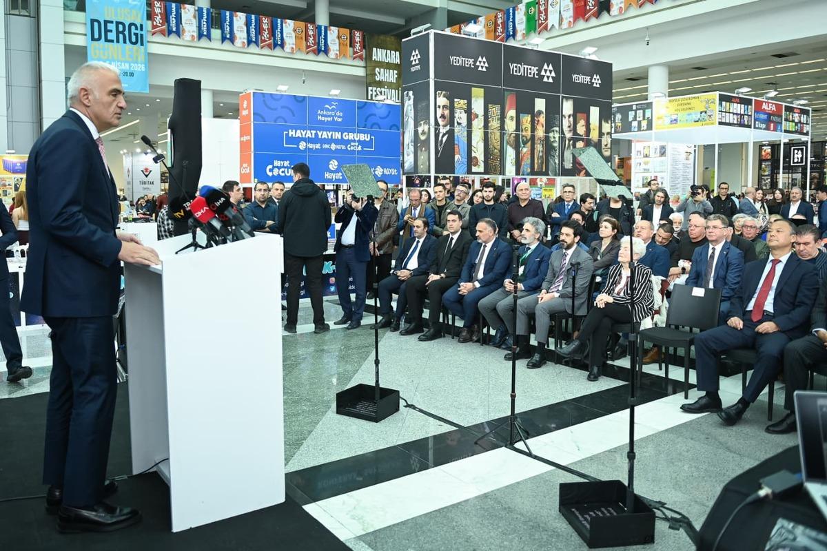 Bakan Ersoy: "1.300 halk k&uuml;t&uuml;phanesiyle 800 bin metrekareye ulaşarak rekor kırdık" 2