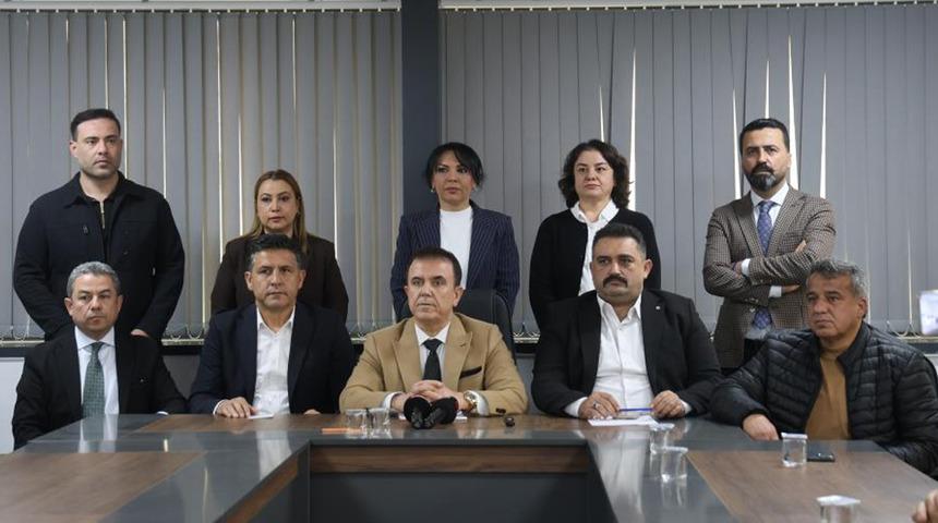 Kozan Belediyesi'ni karıştıran fotoğraf! Belediye Başkanı'ndan a&ccedil;ıklama geldi: "Yapay zeka"