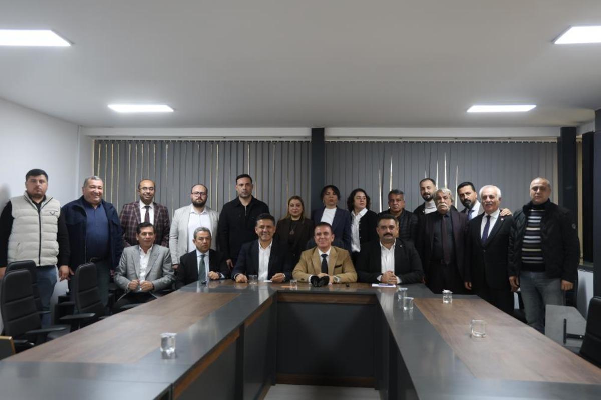 Kozan Belediyesi ni karıştıran fotoğraf! Belediye Başkanı ndan a&ccedil;ıklama geldi: "Yapay zeka" 1