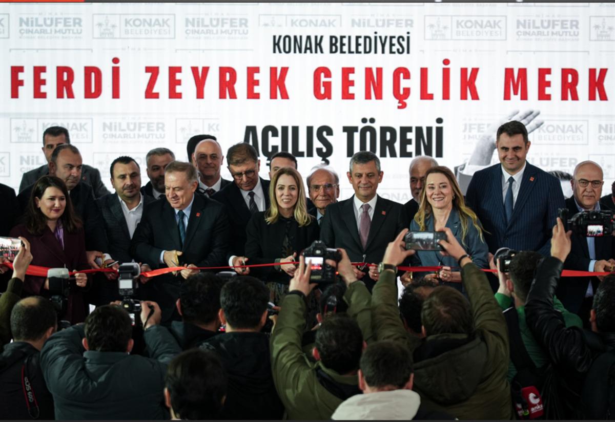 CHP Genel Başkanı &Ouml;zg&uuml;r &Ouml;zel 18 sanığın tahliye edilmesiyle ilgili konuştu 2