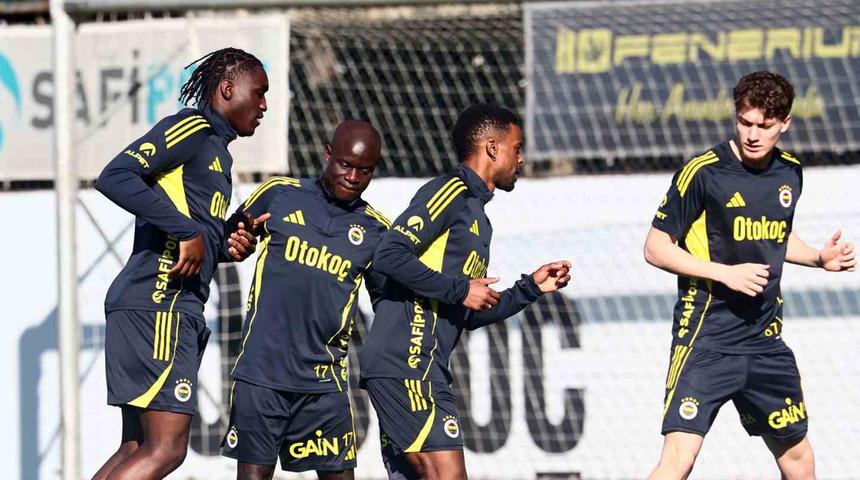 Fenerbah&ccedil;e, Beşiktaş ma&ccedil;ı hazırlıklarını s&uuml;rd&uuml;rd&uuml;