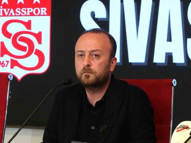 Sivasspor Başkanı &Ouml;z&ccedil;oban&rsquo;dan taraftara &ccedil;ağrı